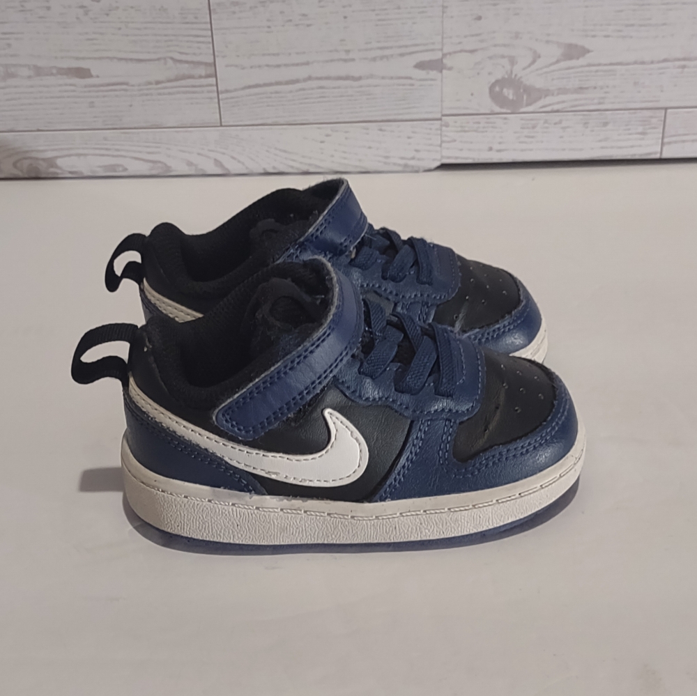 Nike Court Borough Low 2 toddler Size6 sneakers Navy Blue